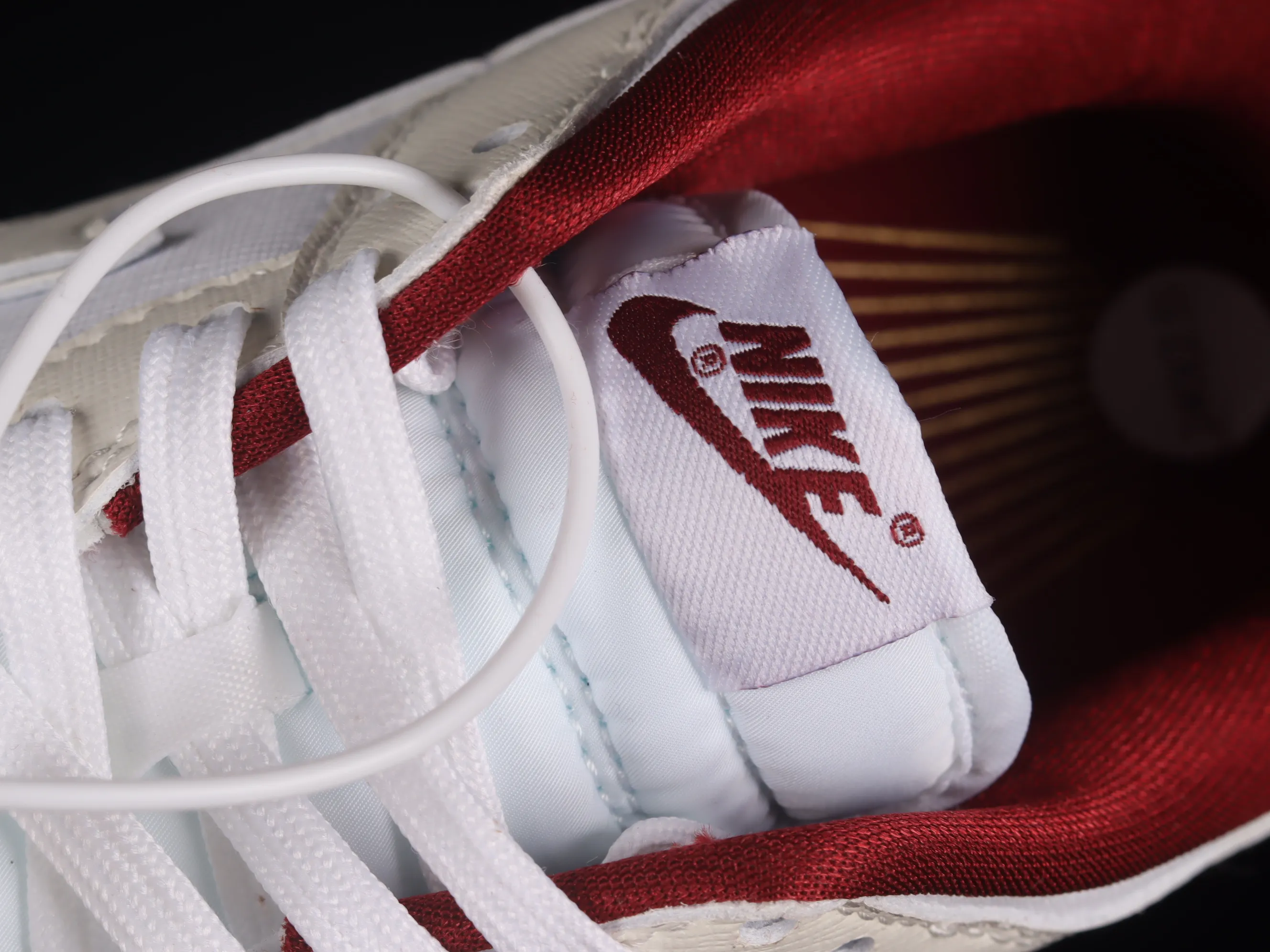 All Categories Nk SB Dunk Series Nk SB Dunk Low Low-top sneakers Cost-effective version Nk Dunk Low "Team Red" Metal buckle off-white SB low-top sports and leisure sneakers DV1160-100